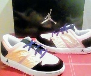 Girls Jordan sneakers yellow pink an black 2 1/2